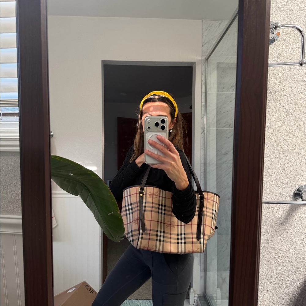 Burberry tote bag, - Picture 16 of 16